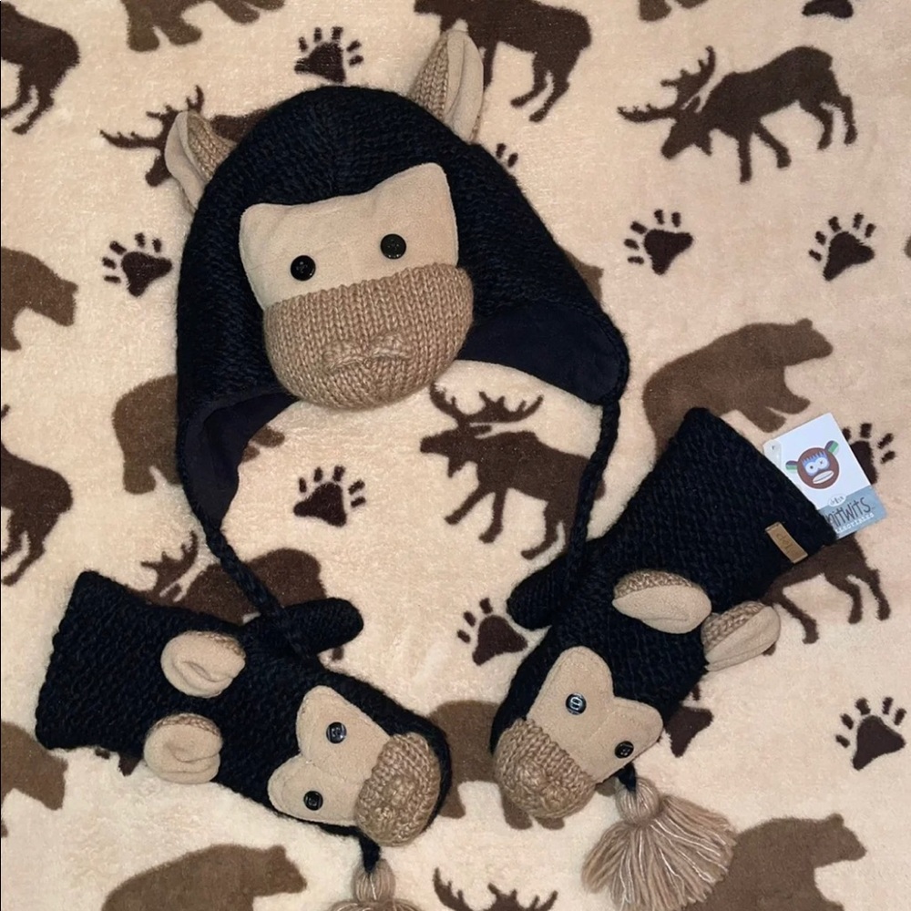NWOT Delux Knitwits Chuck the Chimp Hat & NWT Glove Set
